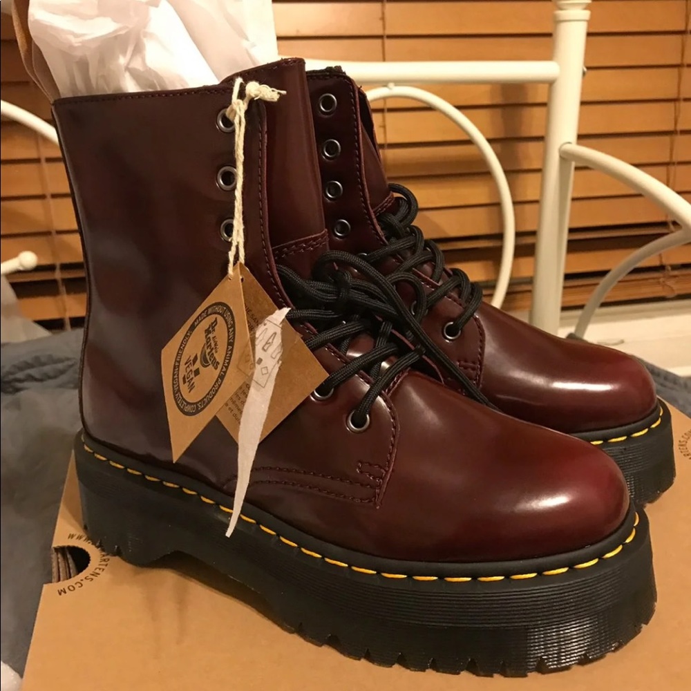Dr. Martens Jadon